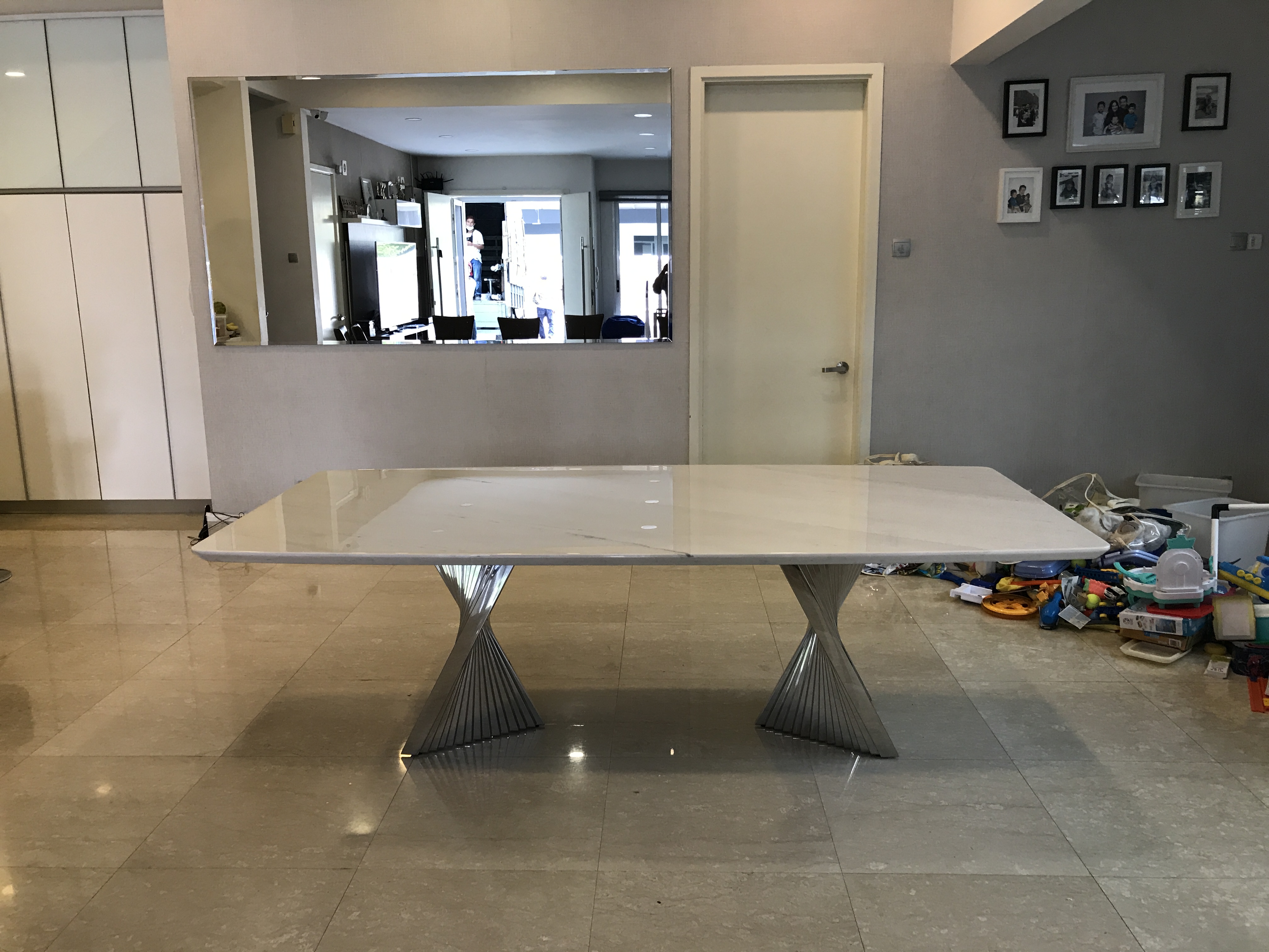 Moore Sivec White | Marble Dining Table | Decasa Marble Marble Dining Table