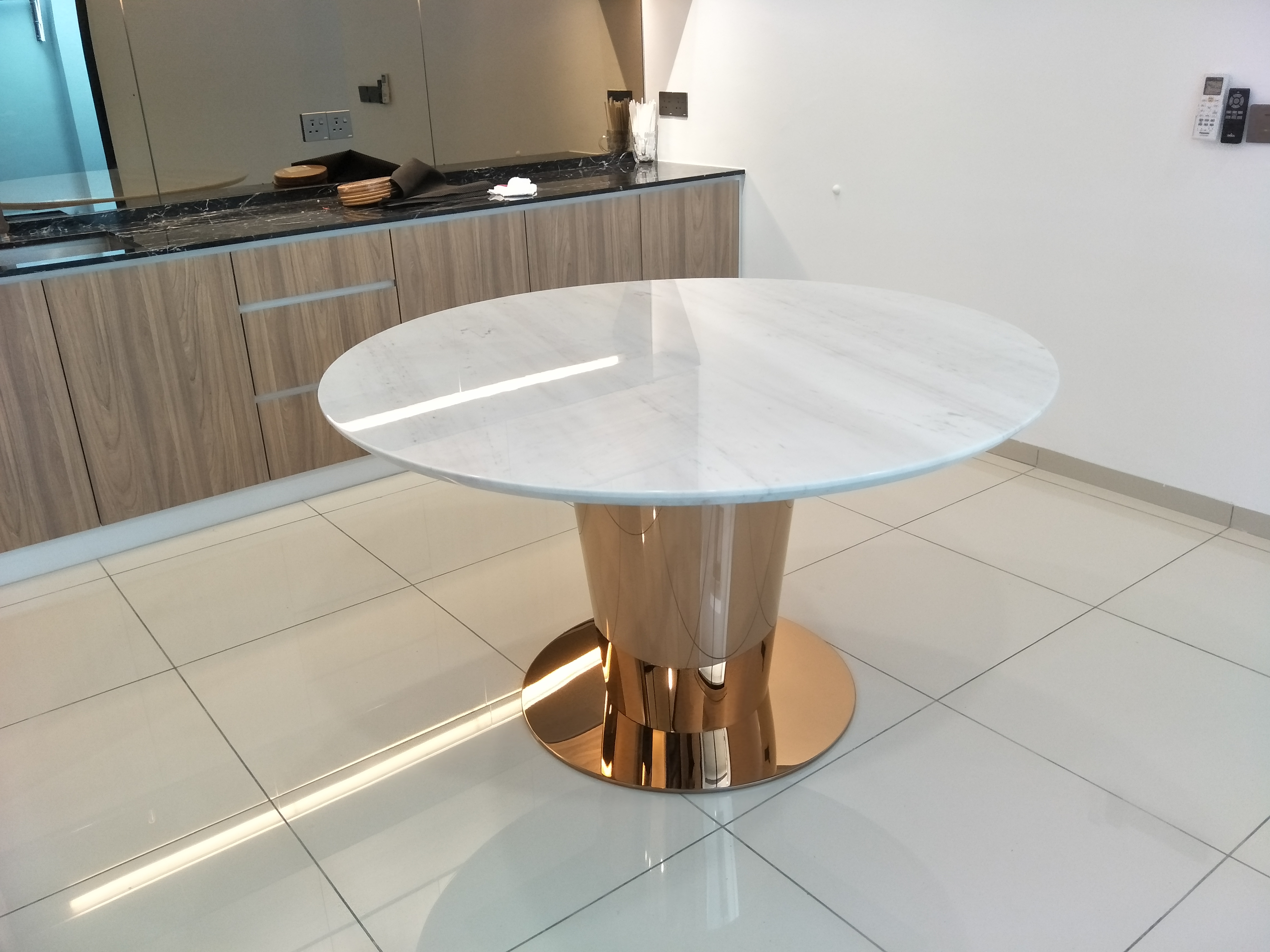 Belluci Sivec White | Marble Dining Table | Decasa Marble Marble Dining Table